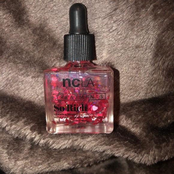 Boxy Charm Valentines Makeup Bundle - Picture 10 of 11